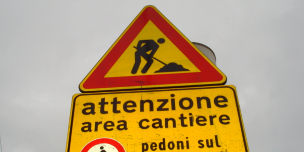 Segnale temporaneo e di cantiere