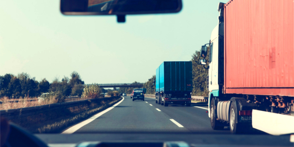 Durante Un Sorpasso In Autostrada La Scarsa Attenzione Norme Sul Sorpasso - Teoria Patente (lezione 36) di Quizpatenteonline